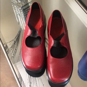 NWOT Dansko shoes. Never worn. Red Leather.